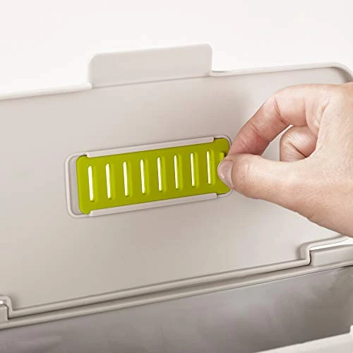 Joseph Joseph Compo 4 Easy-Fill Compost Bin Food Waste Caddy With Adjustable Air Vent, 1 Gallon / 4 Liters, Stone 4 Joseph Joseph Compo 4 Easy-Fill Compost Bin Food Waste Caddy With Adjustable Air Vent, 1 Gallon / 4 Liters, Stone - Image 4