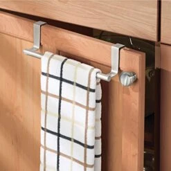 MDesign Metal Over The Door Towel Holder For Kitchen Cabinet - Hand, Dish, And Tea Towel Rack - Over The Door Towel Bar And Hanger - Kitchen And Bathroom Organizer - Omni Collection - 2 Pack, Satin