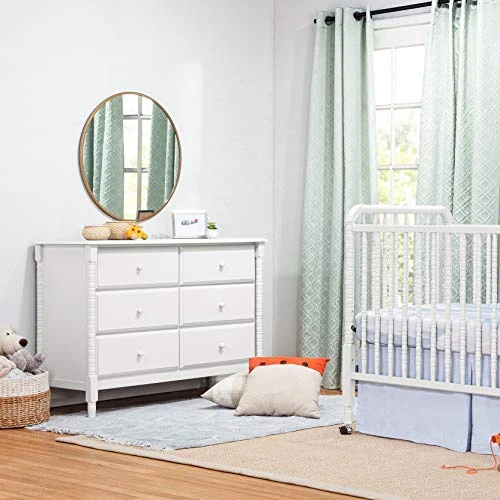 DaVinci Jenny Lind Spindle 6-Drawer Dresser In White 3 DaVinci Jenny Lind Spindle 6-Drawer Dresser In White - Image 3