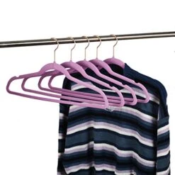 AREKUAEI Light Purple Velvet Hangers (Pack Of 50) Heavyduty - Non Slip - Velvet Suit Hangers - Copper/Rose Gold Hooks,Space Saving Clothes Hangers… -Songmics Furniture Shop 51FKzYXlGRL