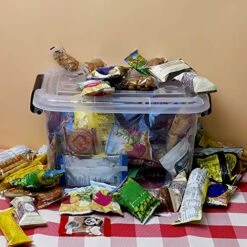 Utiao Clear Plastic Bin With Lid, 5.5 Quart Latching Box With Black Handle, 6 Packs -Songmics Furniture Shop 51HbLUBjjRL