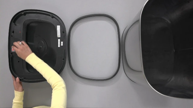 NINESTARS Automatic Touchless Infrared Motion Sensor Trash Can With Stainless Steel Base & Oval, Silver/Black Lid, 21 Gal 6 NINESTARS Automatic Touchless Infrared Motion Sensor Trash Can With Stainless Steel Base & Oval, Silver/Black Lid, 21 Gal - Image 6