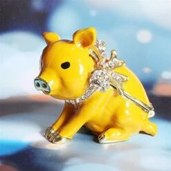 Waltz&F New Golden Pig With Bowknot Handcrafted Pewter Trinket Box Animal Figurine Hinged Jewelry Box -Songmics Furniture Shop 51n0a691I7L. AC